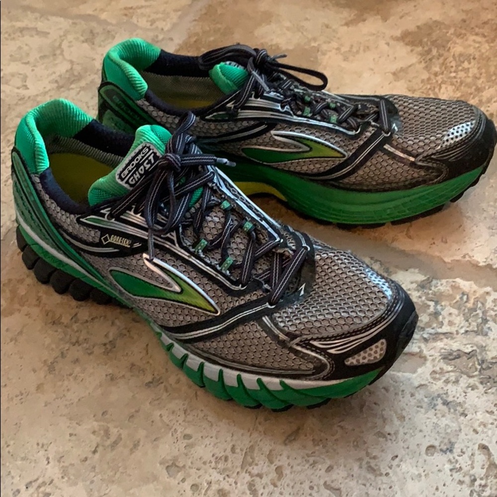 Brooks Ghost Sneaker Size 9